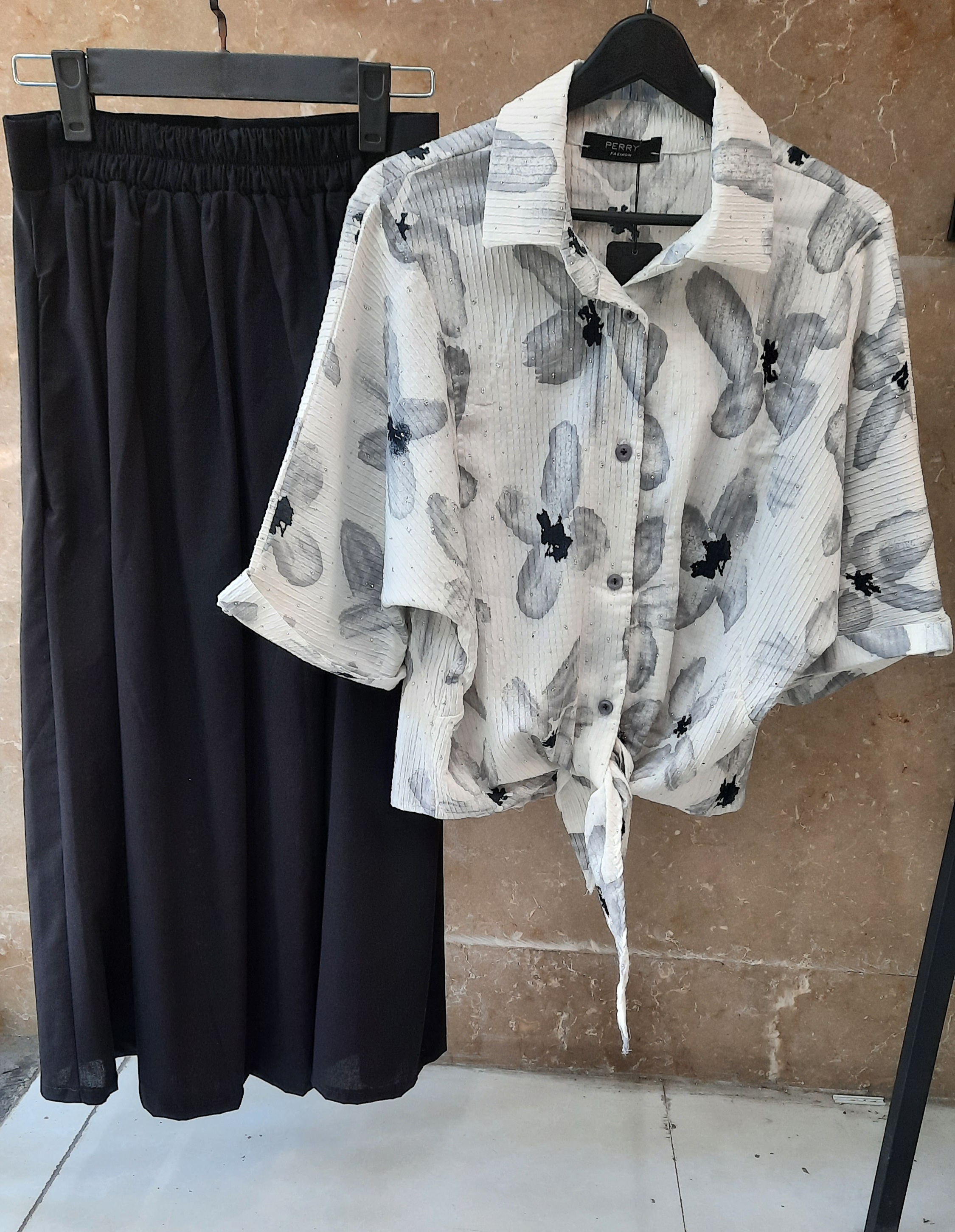 شومیز گره ای و دامن
